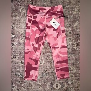 ZYIA Pink Camo‎ Light n Tight Hi-Rise Capris 20” (8-10) NWT